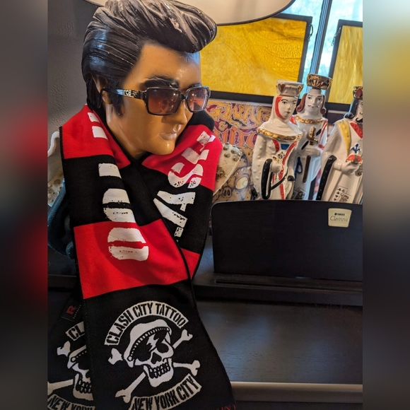 Clash City Tattoo NYC knitted scarf - Picture 1 of 3